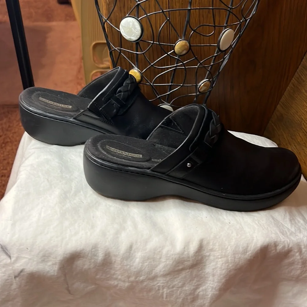 CLARKS BLACK LEATHER CLOGS - Picture 4 of 9